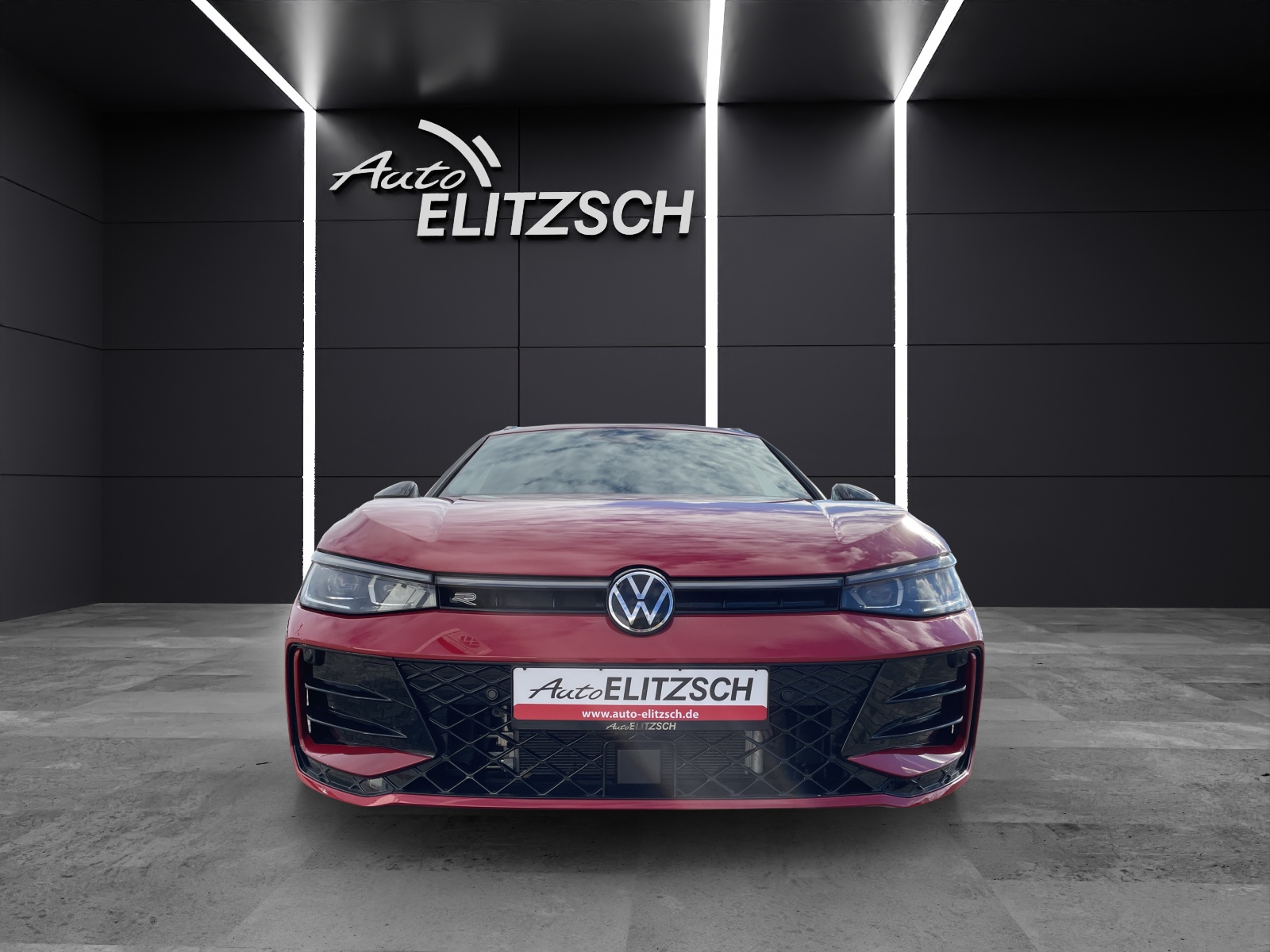 Fahrzeugabbildung Volkswagen Passat Variant R-Line eHybrid DSG IQ.Light ACC AHK SH Massage RearView DCC Navi