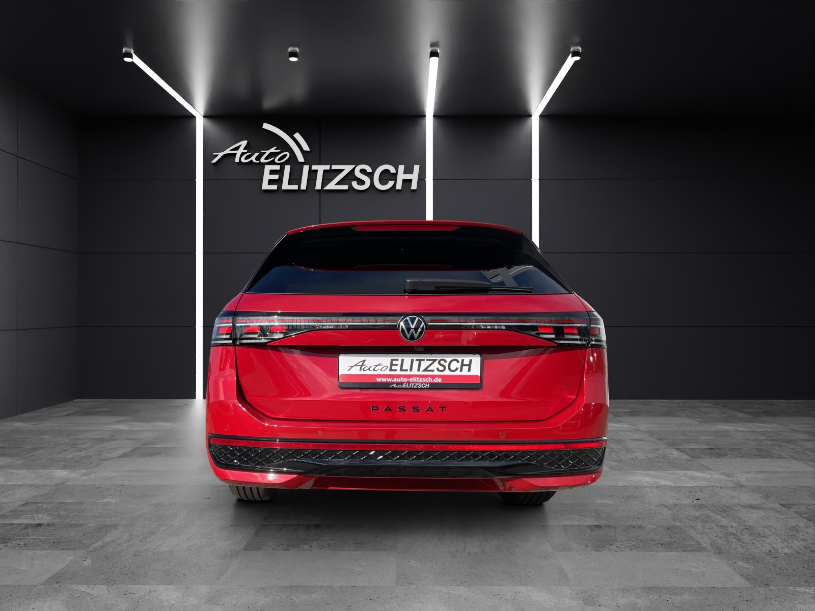 Fahrzeugabbildung Volkswagen Passat Variant R-Line eHybrid DSG IQ.Light ACC AHK SH Massage RearView DCC Navi
