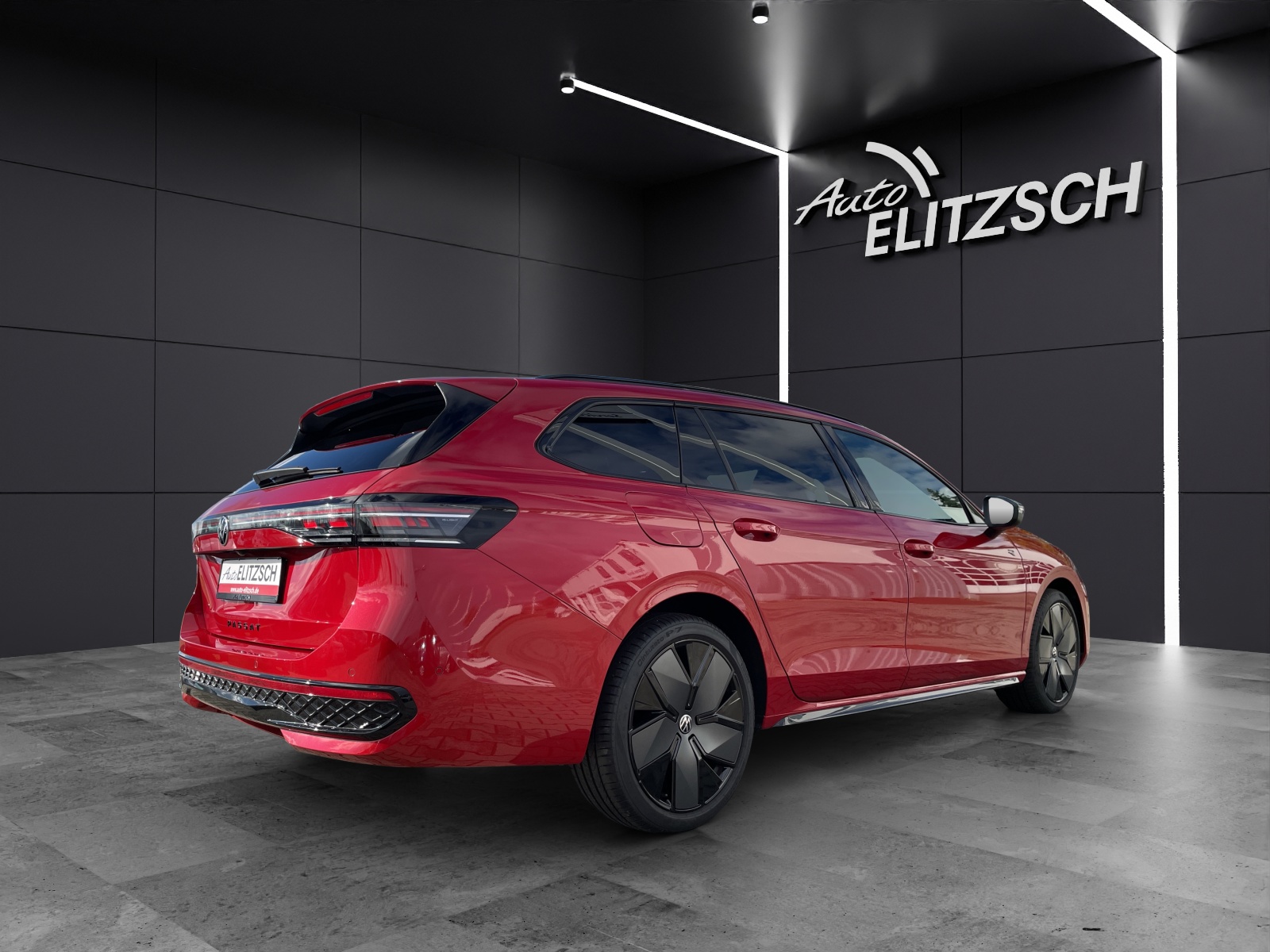 Fahrzeugabbildung Volkswagen Passat Variant R-Line eHybrid DSG IQ.Light ACC AHK SH Massage RearView DCC Navi