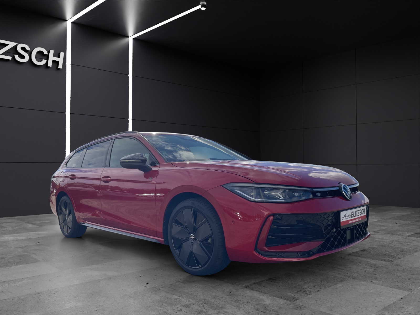 Fahrzeugabbildung Volkswagen Passat Variant R-Line eHybrid DSG IQ.Light ACC AHK SH Massage RearView DCC Navi