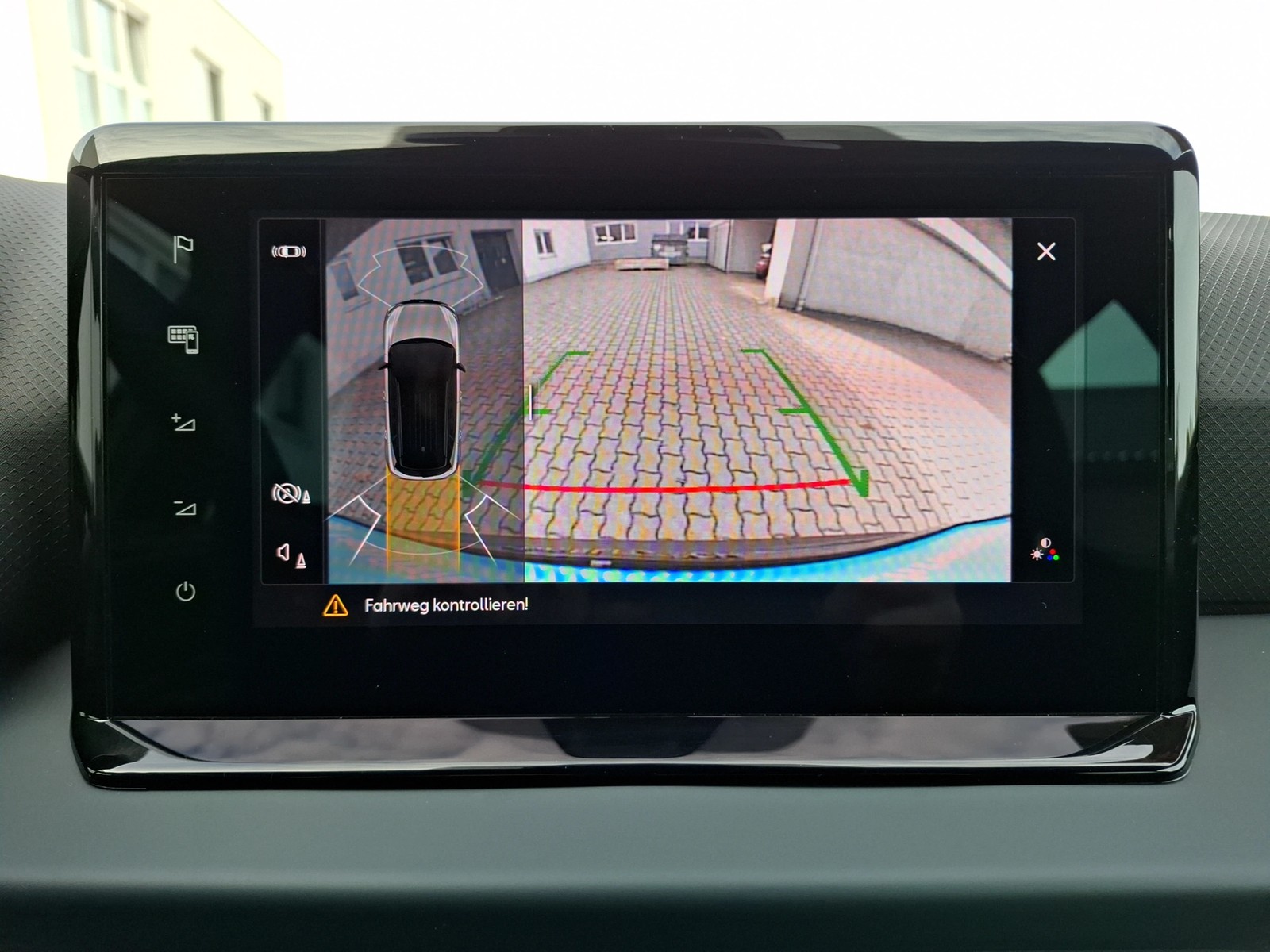 Fahrzeugabbildung SEAT Arona TSI Style LED Navi VC ACC RFK SHZ