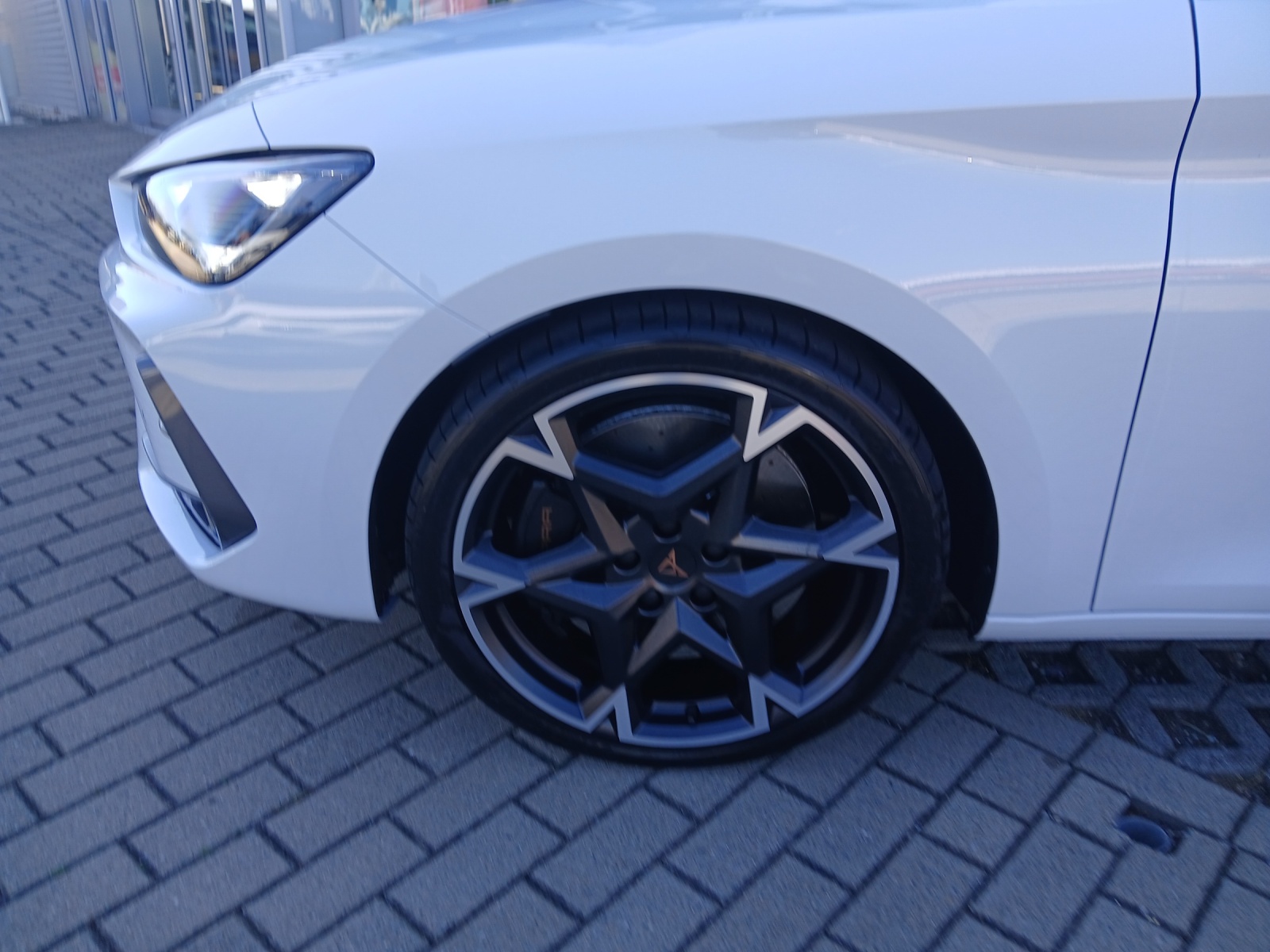 Fahrzeugabbildung CUPRA Leon Sportstourer TSI VZ DSG 4Drive LED AHK ACC RFK SH 19