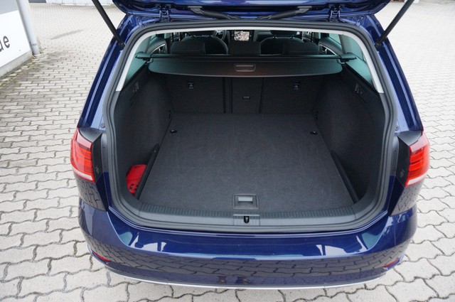 Fahrzeugabbildung Volkswagen Golf VII Variant TDI Join DSG Navi PDC SH LM