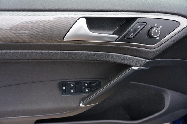 Fahrzeugabbildung Volkswagen Golf VII Variant TDI Join DSG Navi PDC SH LM
