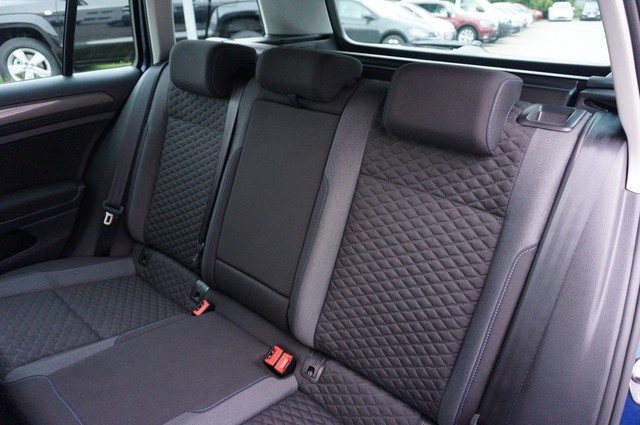 Fahrzeugabbildung Volkswagen Golf VII Variant TDI Join DSG Navi PDC SH LM