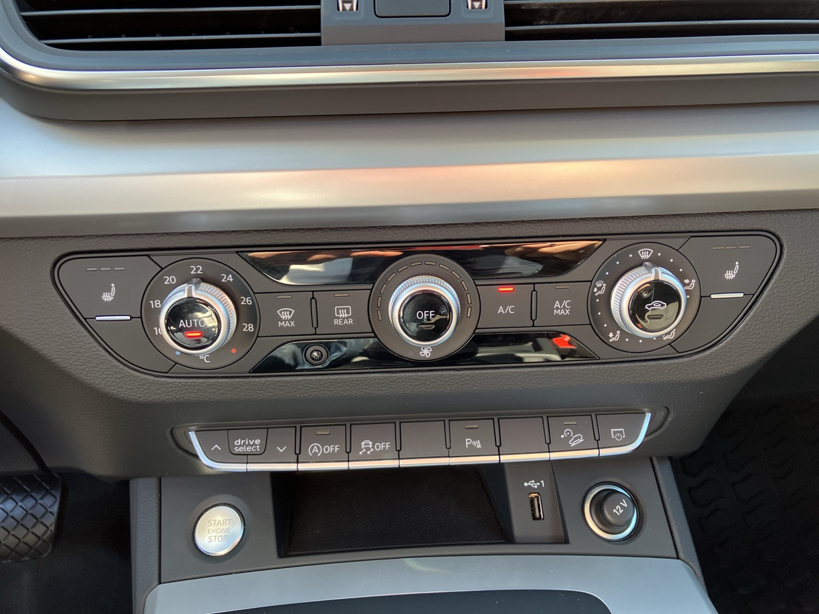 Fahrzeugabbildung Audi Q5 50 TDI quattro S-tronic AHK LED GRA