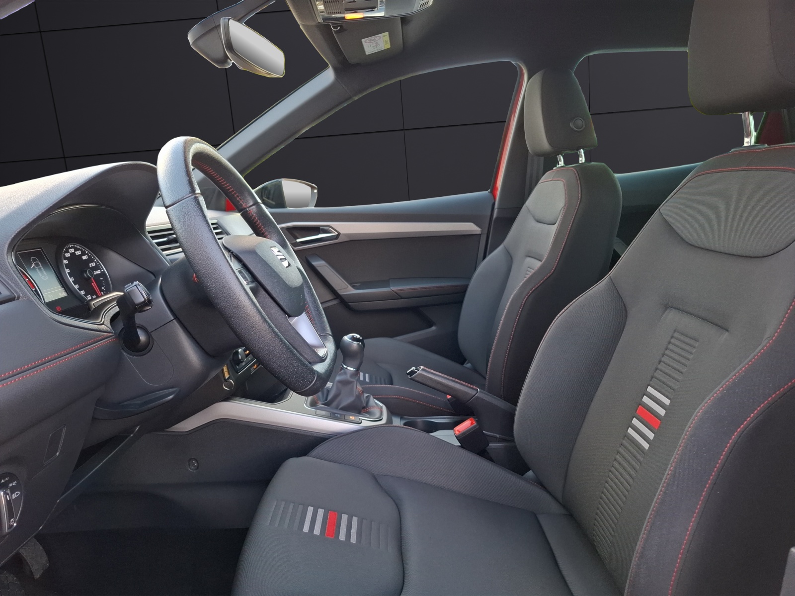 Fahrzeugabbildung SEAT Arona TSI FR-Line Beats LED AHK Navi GRA RFK SH 17