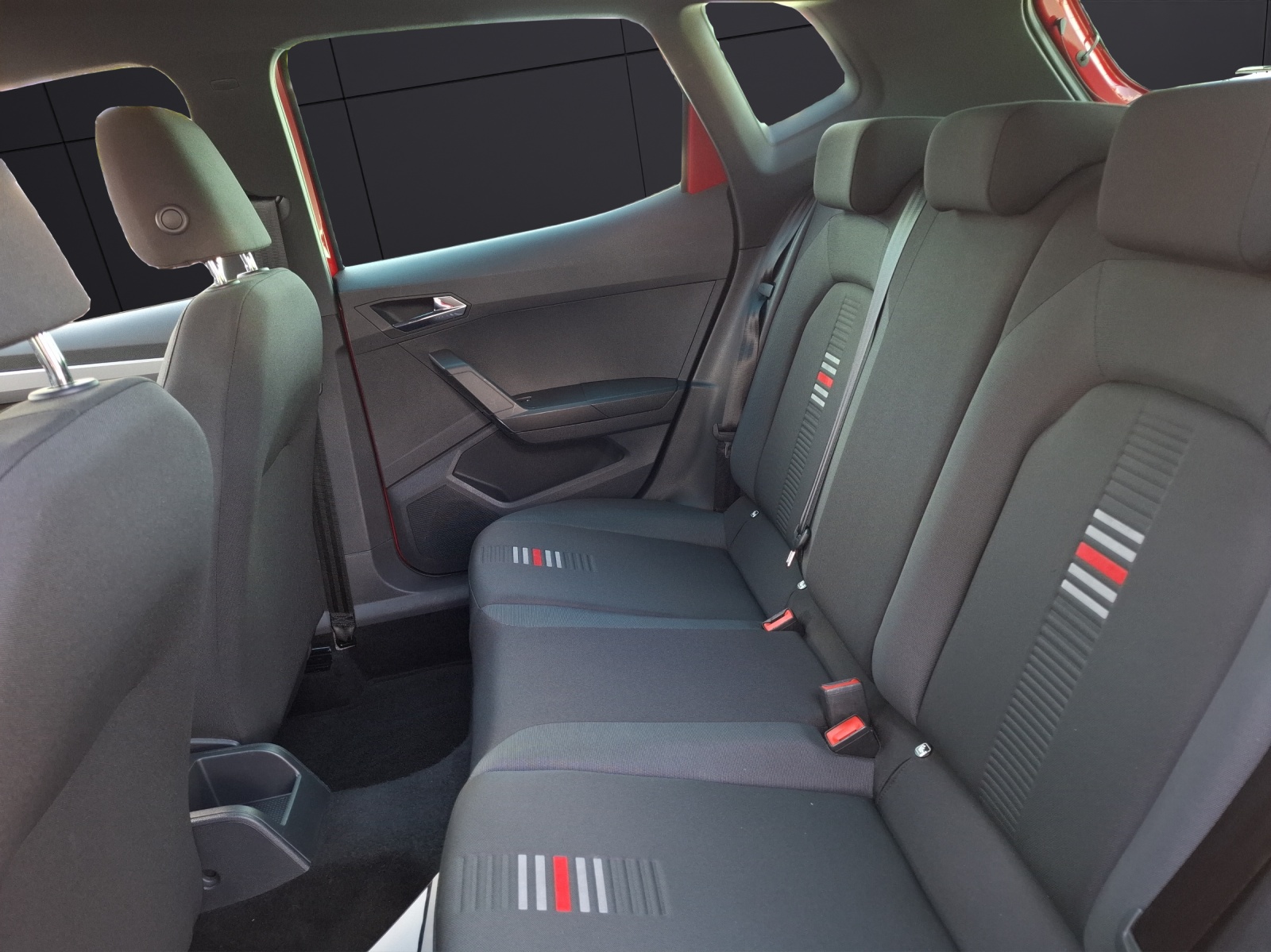 Fahrzeugabbildung SEAT Arona TSI FR-Line Beats LED AHK Navi GRA RFK SH 17