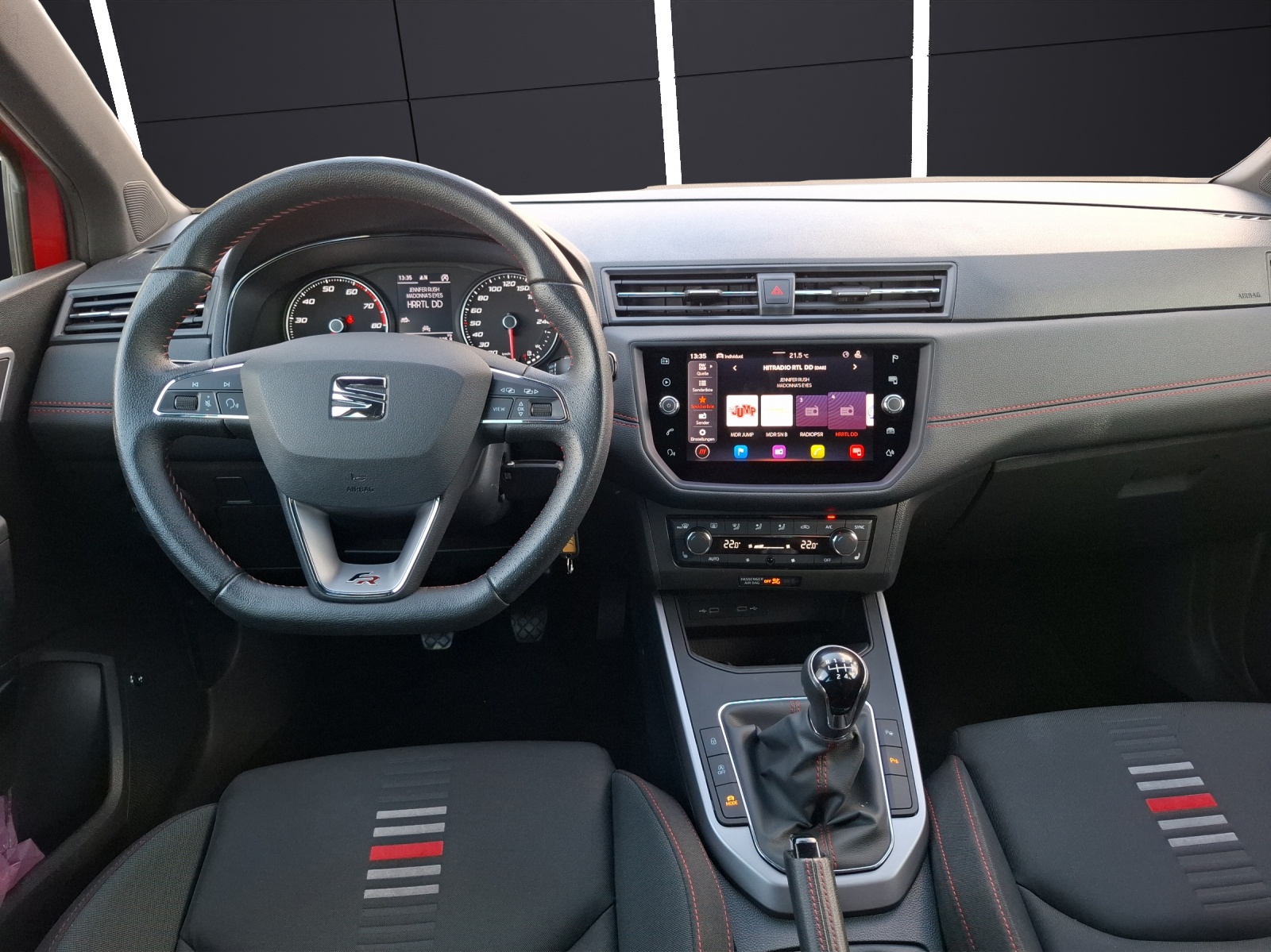 Fahrzeugabbildung SEAT Arona TSI FR-Line Beats LED AHK Navi GRA RFK SH 17