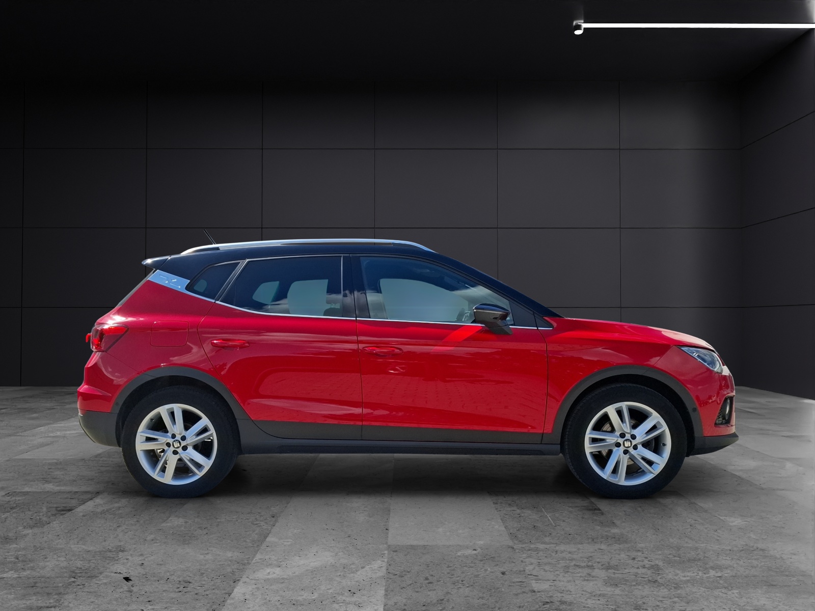 Fahrzeugabbildung SEAT Arona TSI FR-Line Beats LED AHK Navi GRA RFK SH 17