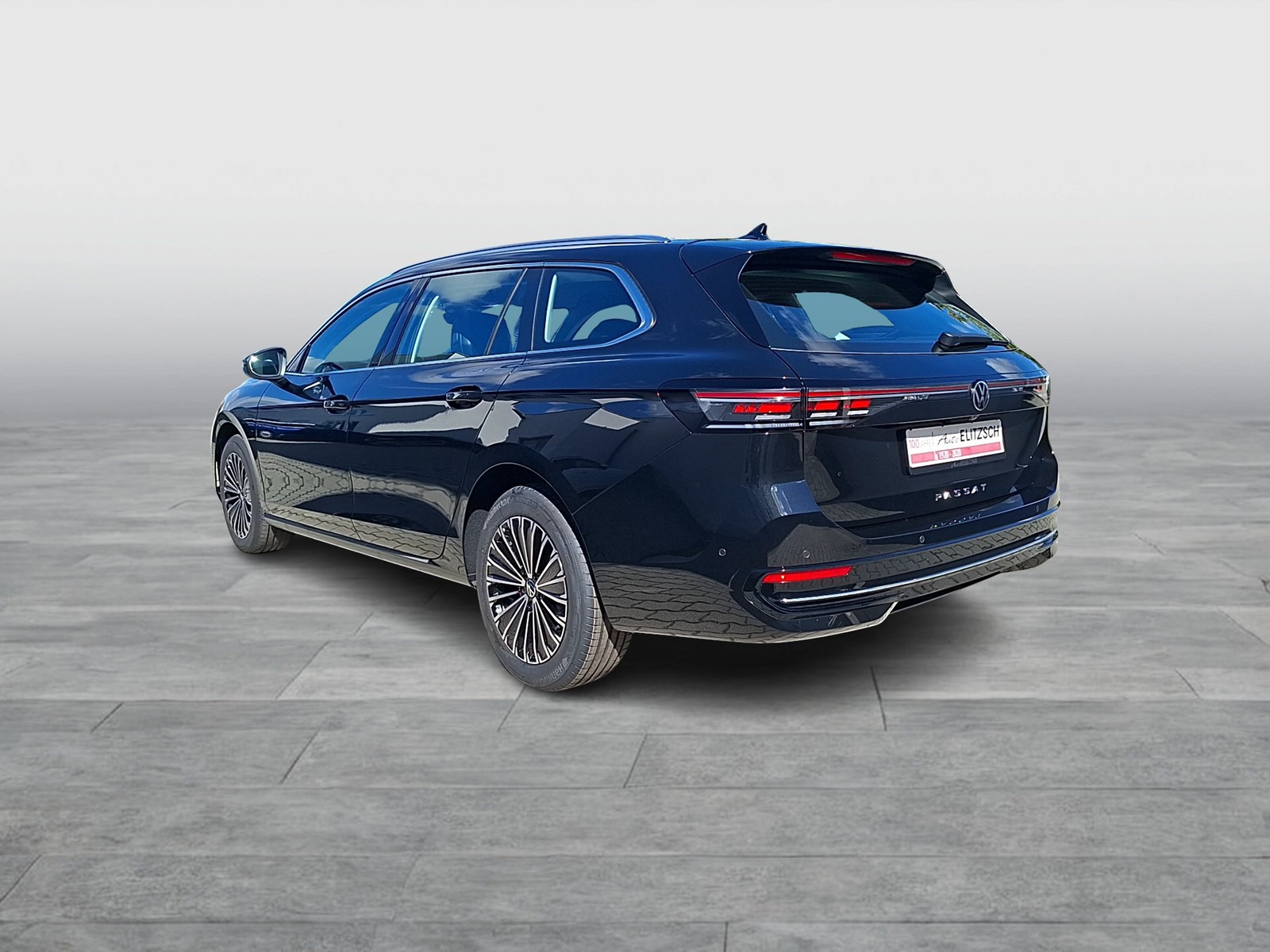 Fahrzeugabbildung Volkswagen Passat Variant TDI Elegance DSG Matrix AHK Navi HUD AID ACC RFK SH