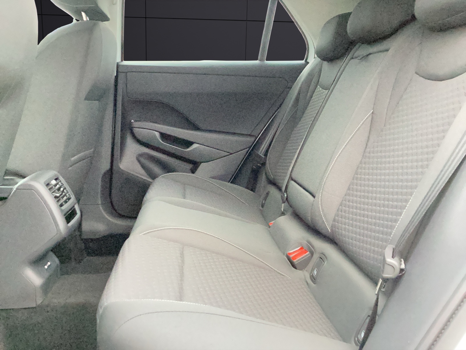 Fahrzeugabbildung Volkswagen T-Roc Life LED DAB+ ACC Auto Light A