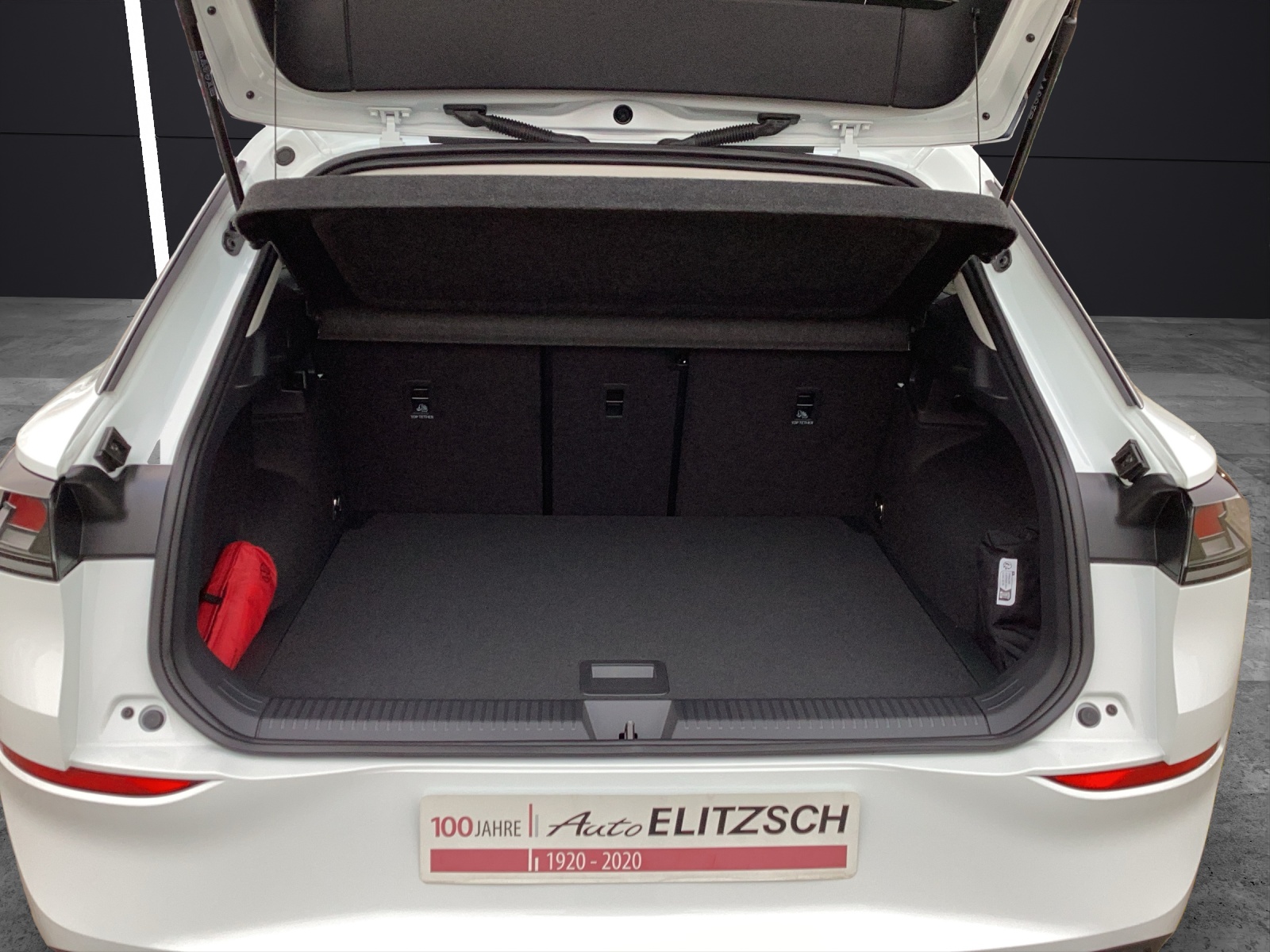 Fahrzeugabbildung Volkswagen T-Roc Life LED DAB+ ACC Auto Light A