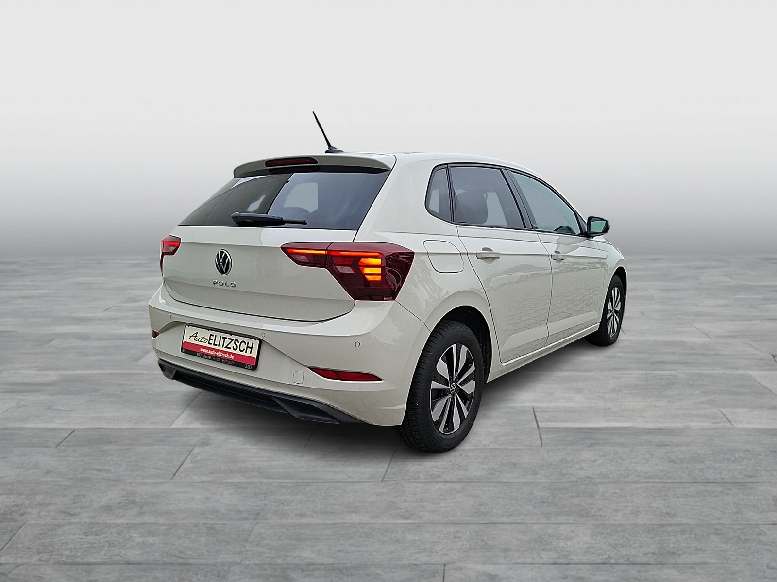 Fahrzeugabbildung Volkswagen Polo TSI Move LED CarPlay AID PDC SH LM