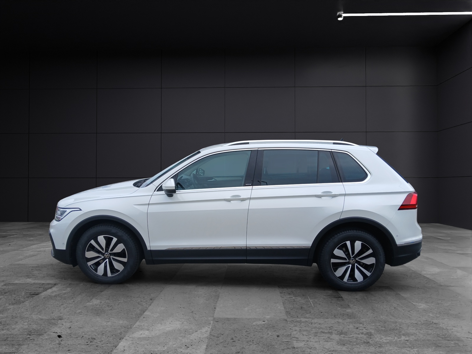 Fahrzeugabbildung Volkswagen Tiguan TSI Move DSG LED Navi ACC RFK SH LM