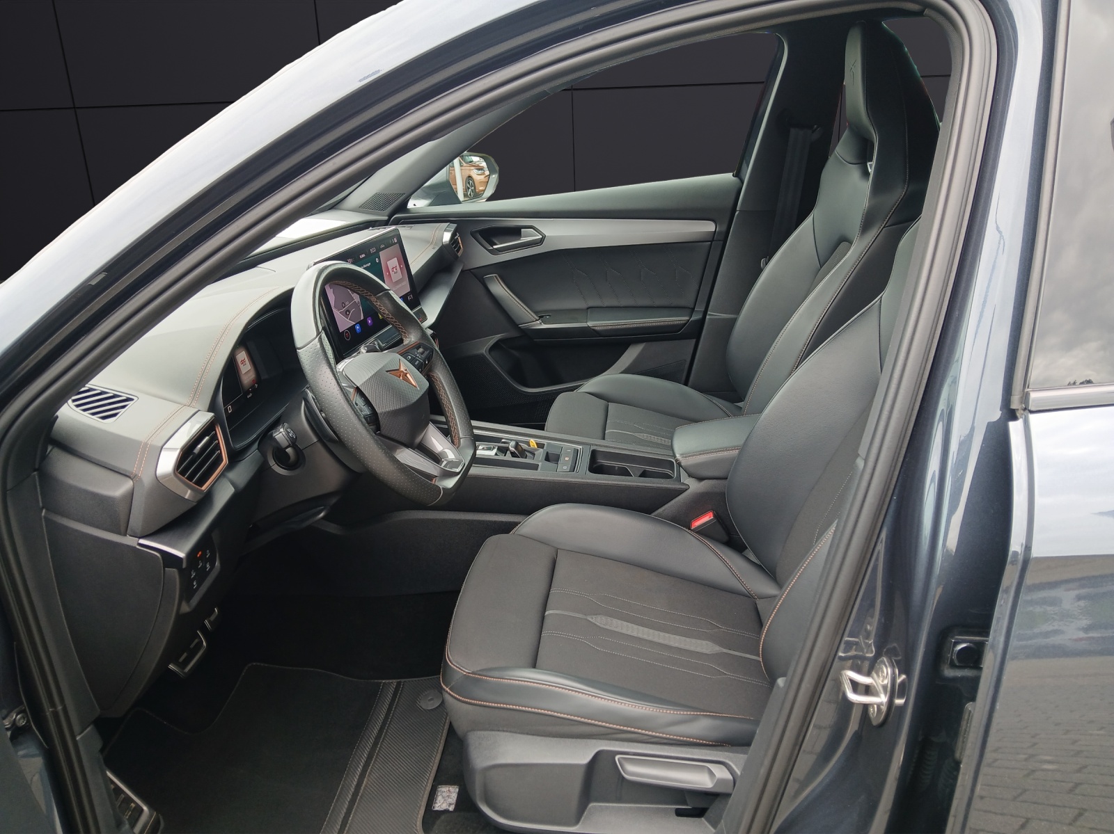 Fahrzeugabbildung CUPRA Formentor VZ e-HYBRID DSG LED ACC NAVI RFK SH 19