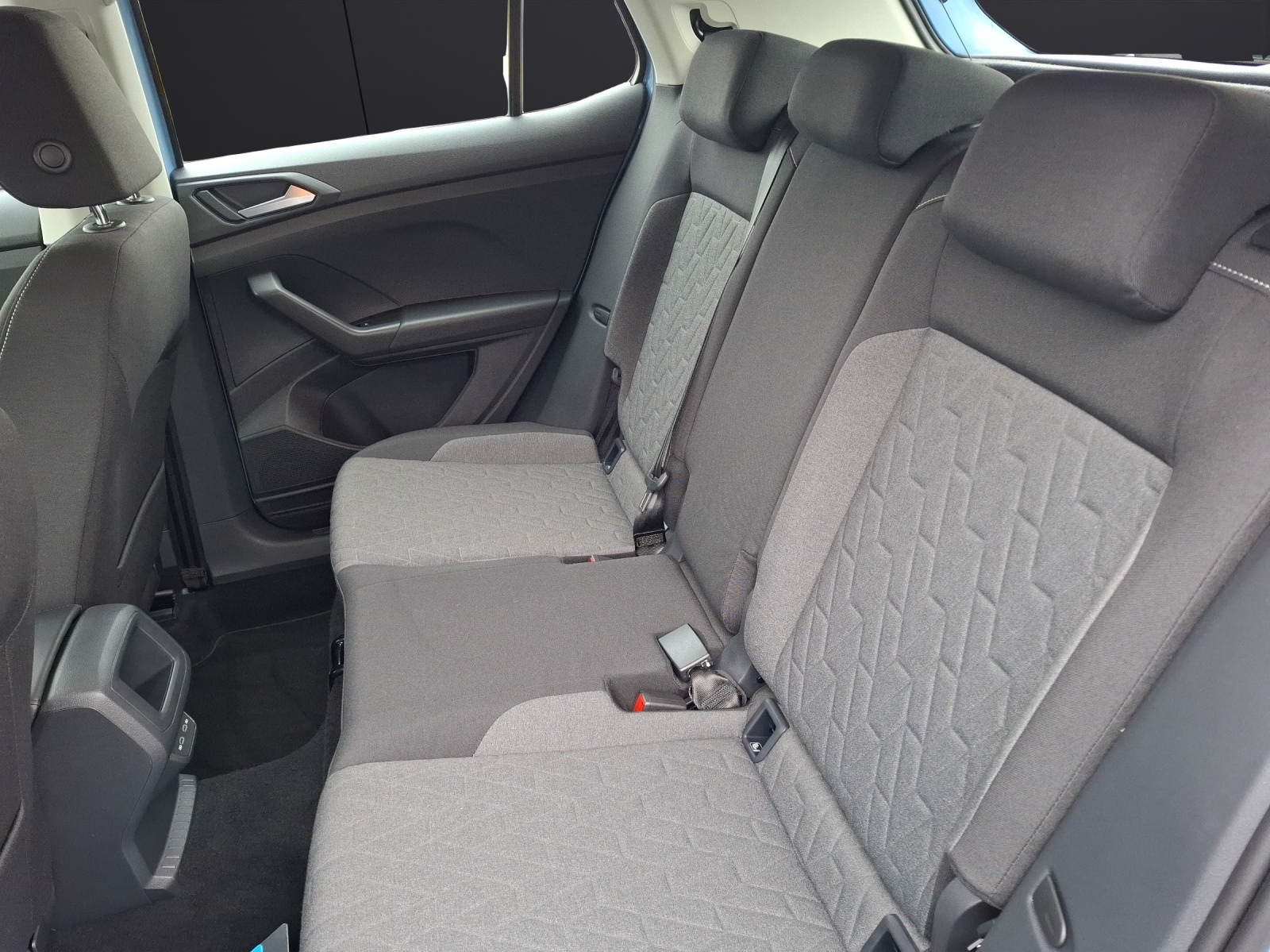 Fahrzeugabbildung Volkswagen T-Cross TSI Life LED Navi AID ACC RFK SH LM