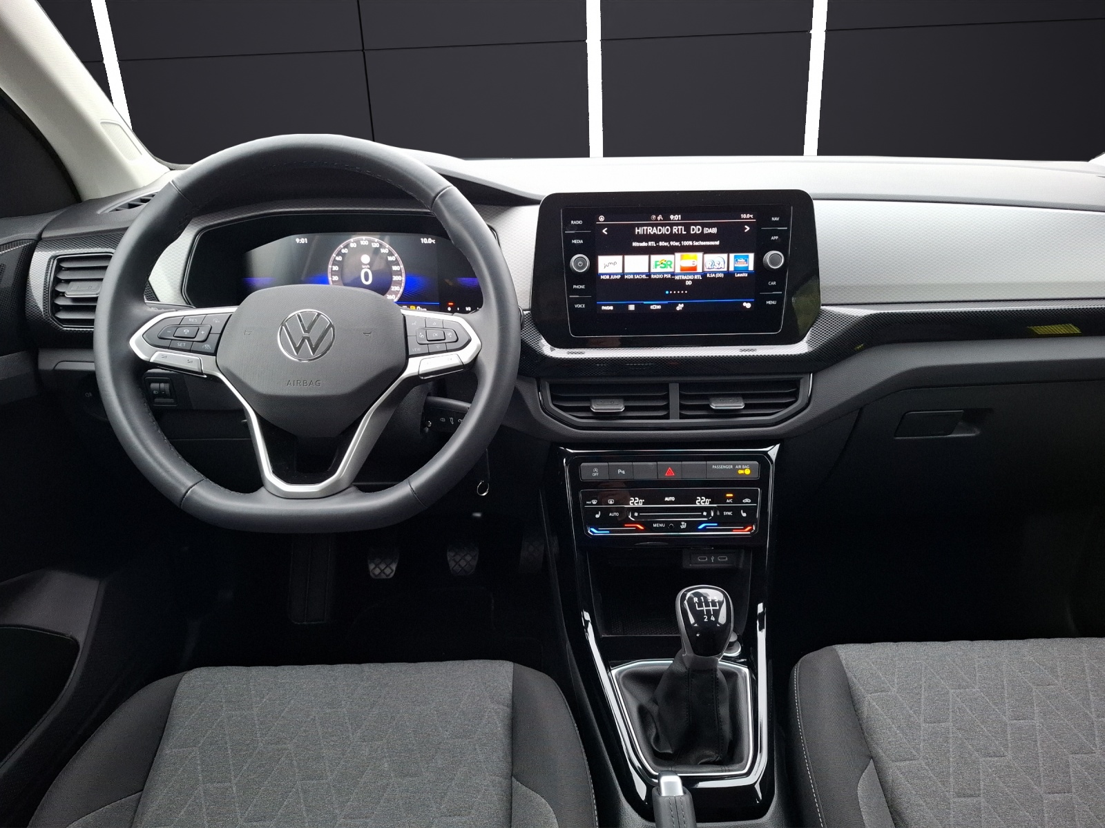 Fahrzeugabbildung Volkswagen T-Cross TSI Life LED Navi AID ACC RFK SH LM