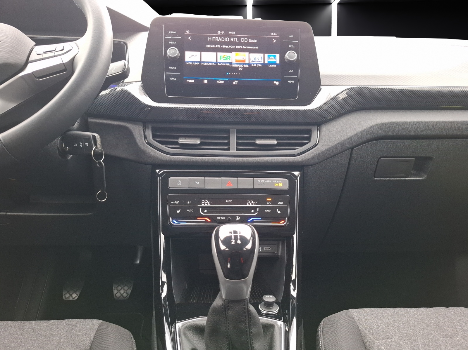 Fahrzeugabbildung Volkswagen T-Cross TSI Life LED Navi AID ACC RFK SH LM