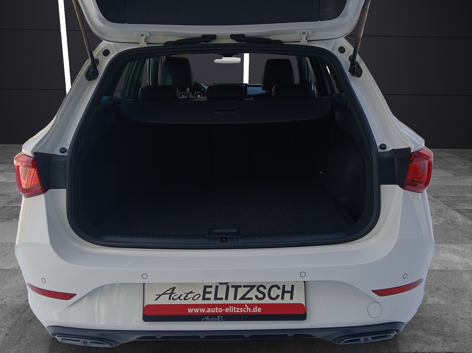 Fahrzeugabbildung CUPRA Leon ST TSI DSG LED AHK Navi Climatronic ACC RFK SH LM