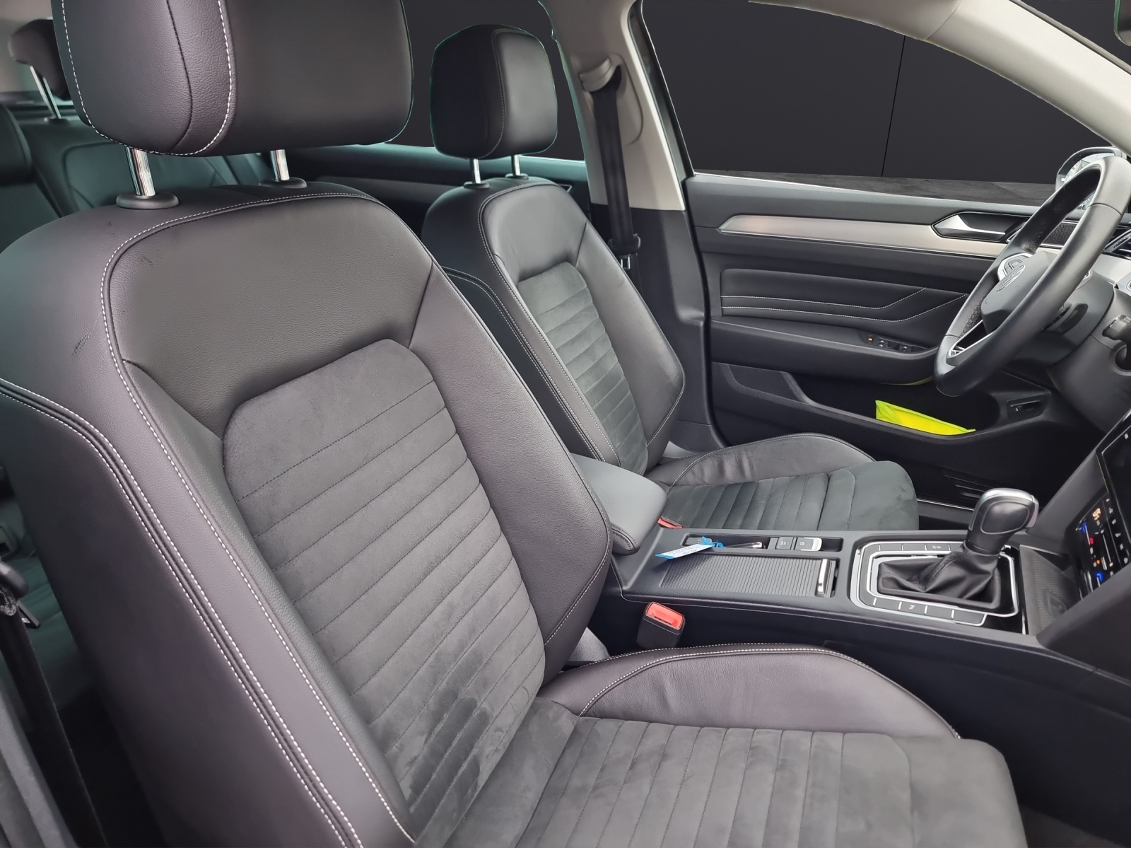 Fahrzeugabbildung Volkswagen Passat Variant TSI Elegance DSG Matrix Navi AID ACC RFK SH
