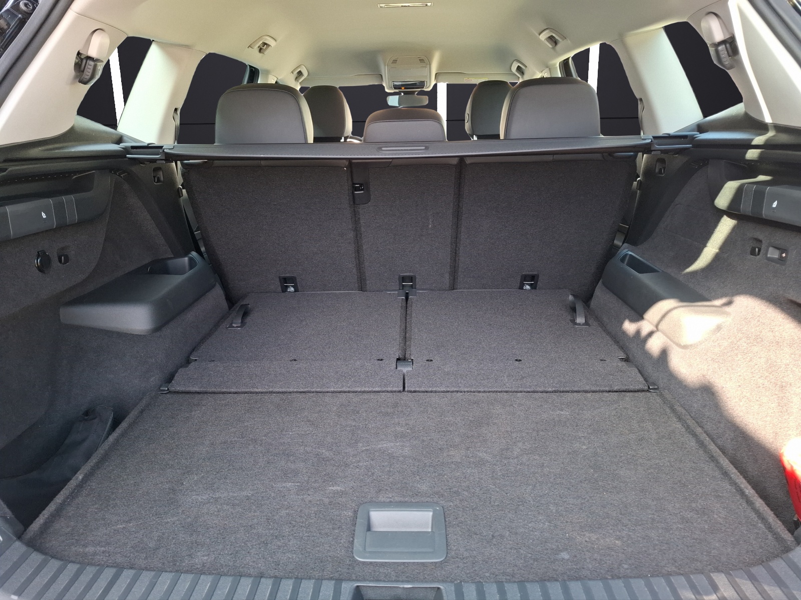 Fahrzeugabbildung Volkswagen Tayron eTSI Life DSG 7-Si Matrix AHK Navi AID ACC RFK SH