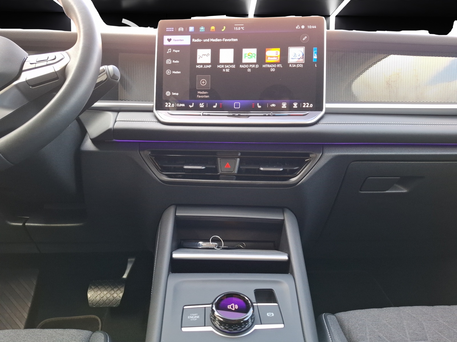 Fahrzeugabbildung Volkswagen Tayron eTSI Life DSG 7-Si Matrix AHK Navi AID ACC RFK SH