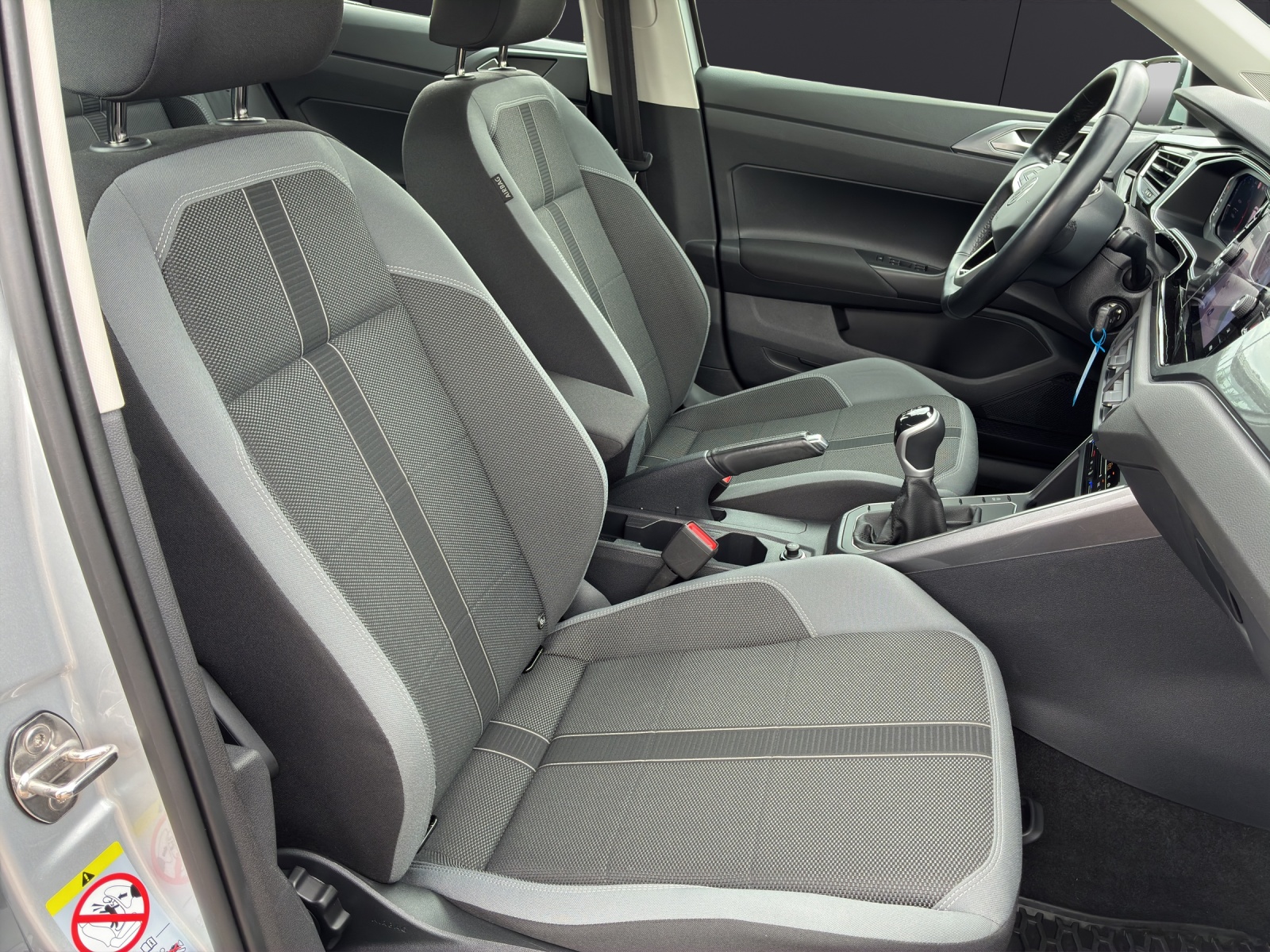 Fahrzeugabbildung Volkswagen Polo TSI Style IQ.Light Navi ACC SHZ App-Connect