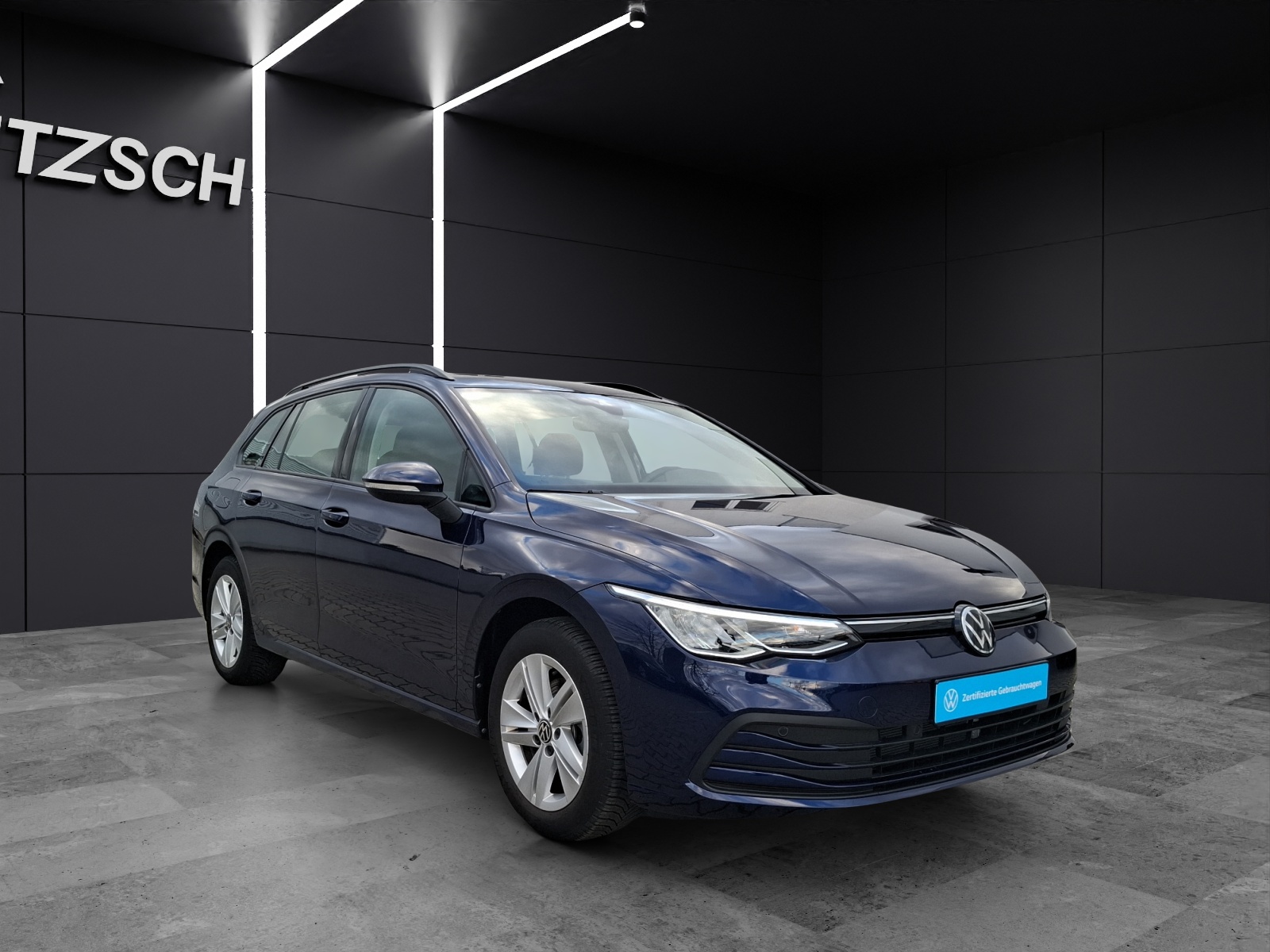 Fahrzeugabbildung Volkswagen Golf VIII Variant TSI Life LED ACC AID NAVI PDC SHZ LM