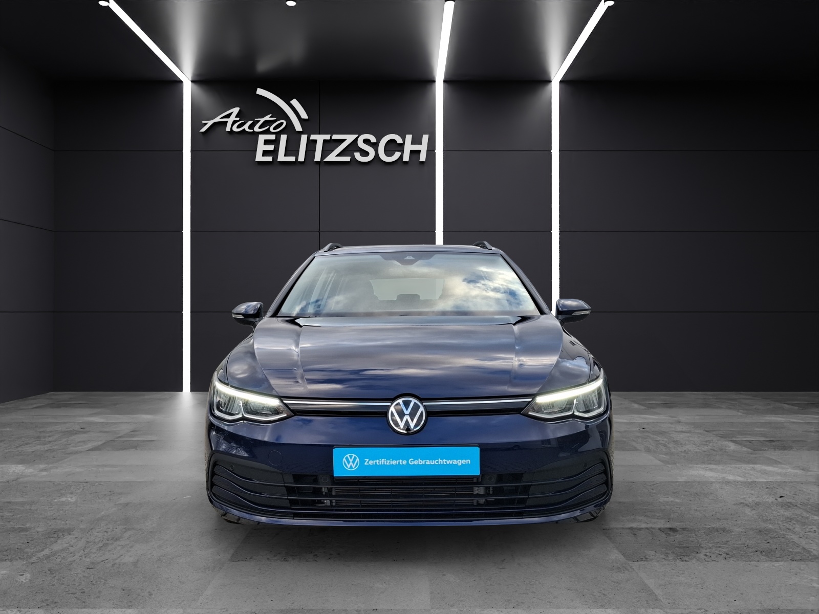 Fahrzeugabbildung Volkswagen Golf VIII Variant TSI Life LED ACC AID NAVI PDC SHZ LM