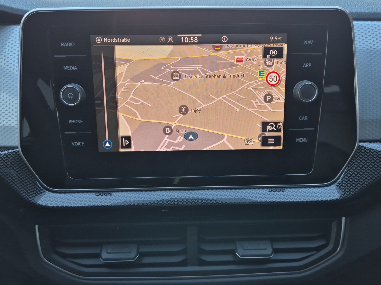 Fahrzeugabbildung Volkswagen T-Cross TSI Goal DSG LED AHK Navi AID ACC Park-Assist SH LM