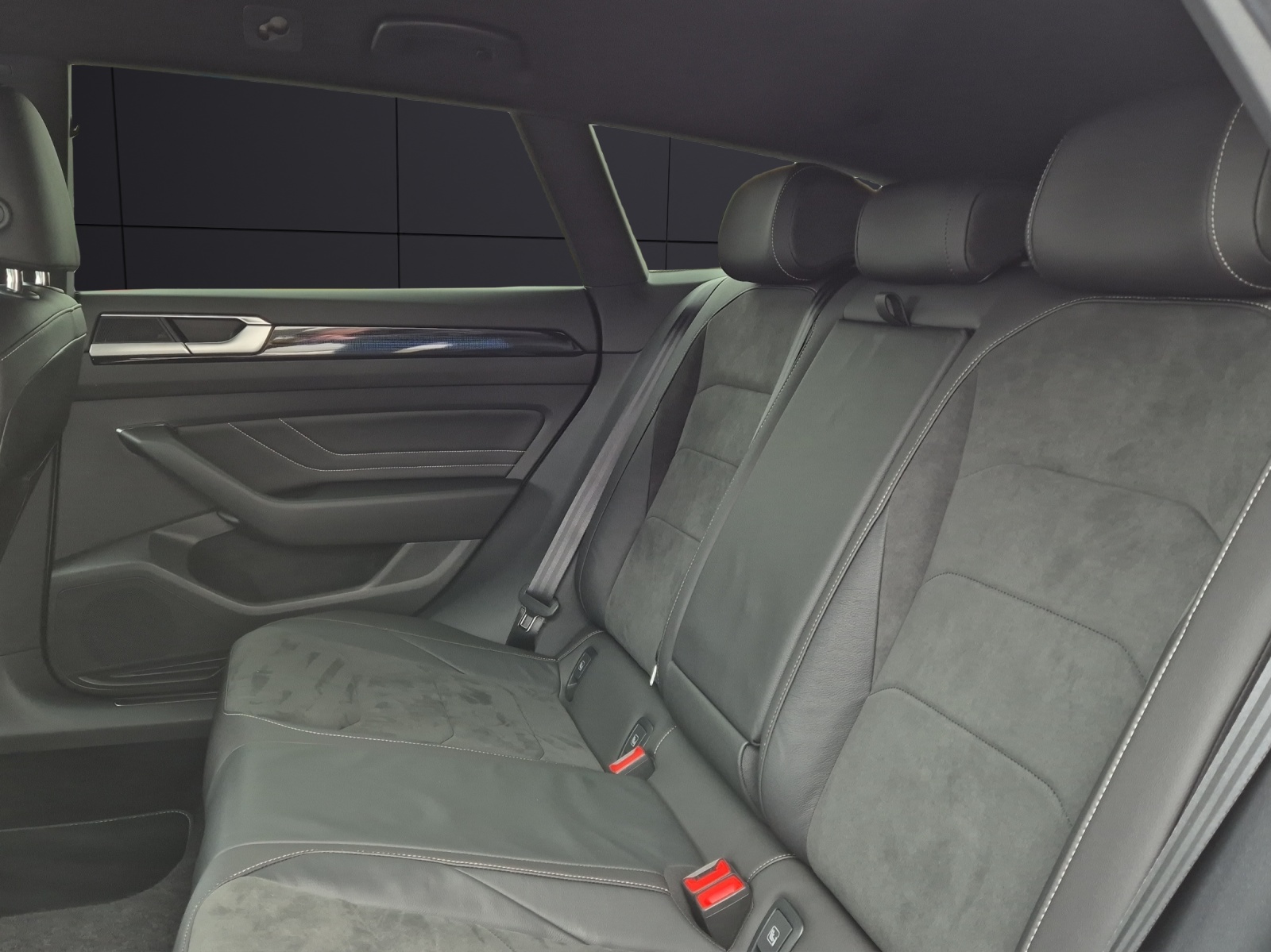 Fahrzeugabbildung Volkswagen Arteon SB TSI R-Line DSG LED Navi AID ACC RFK SH 18