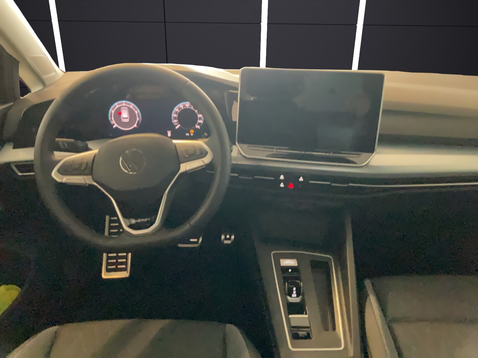Fahrzeugabbildung Volkswagen Golf VIII Variant Energy TSI DSG AHZV NAVI LED DAB ACC