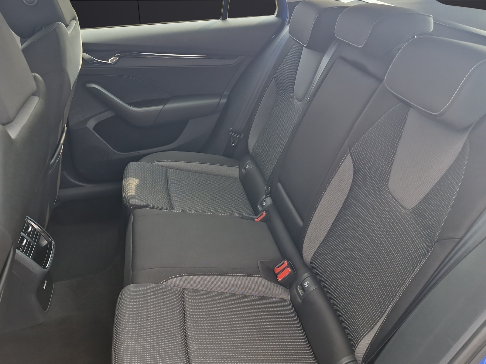 Fahrzeugabbildung SKODA Octavia Combi Ambi. 2.0TDI 110kW 4x4 7G TDI Ambition DSG 4x4 Matrix Navi SH