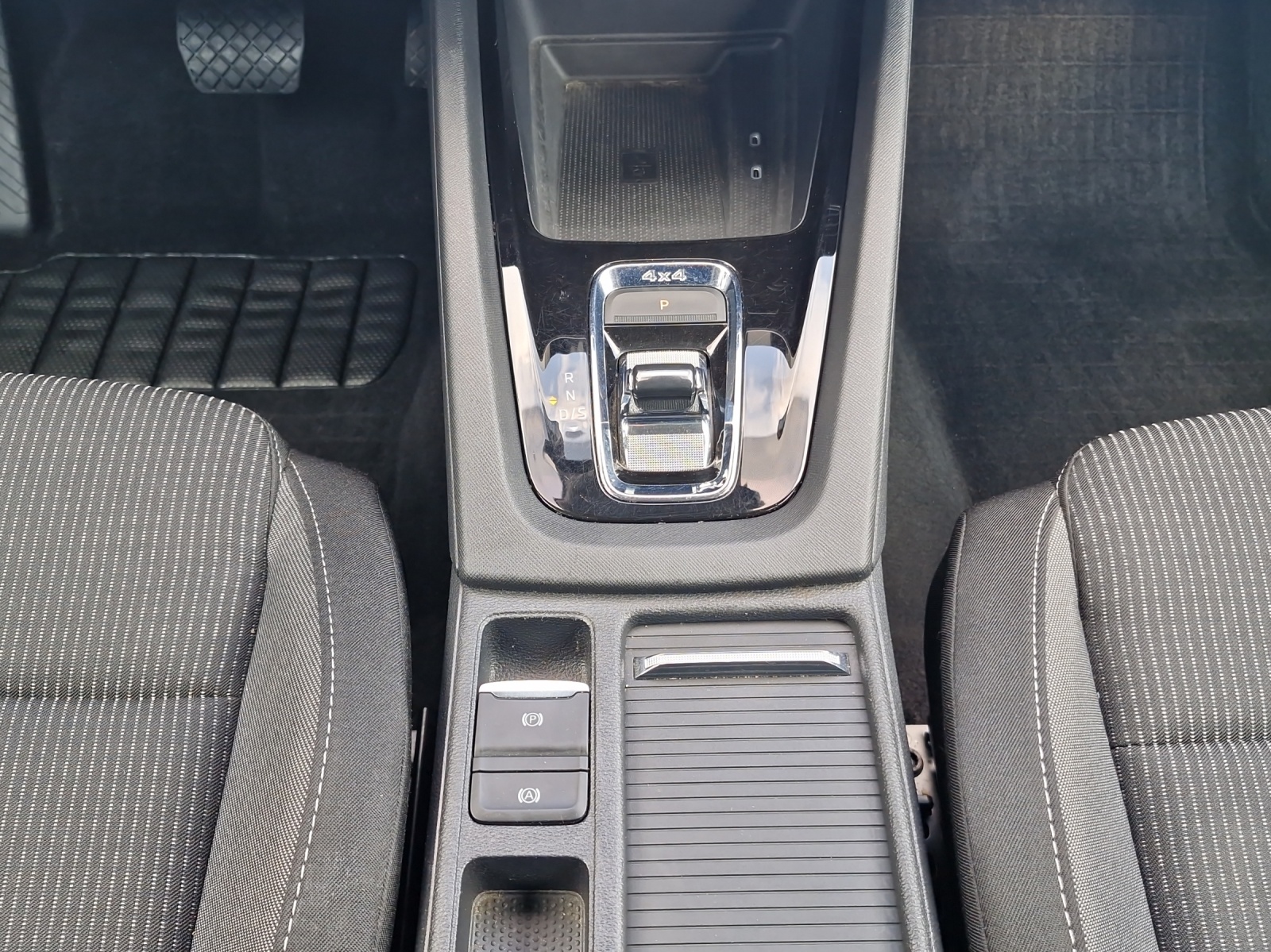Fahrzeugabbildung SKODA Octavia Combi Ambi. 2.0TDI 110kW 4x4 7G TDI Ambition DSG 4x4 Matrix Navi SH