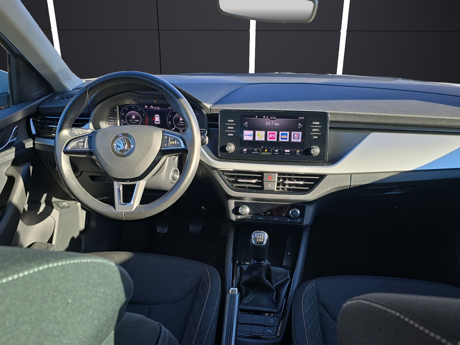 Fahrzeugabbildung SKODA Kamiq Ambition 1.5 TSI LED KLIMA