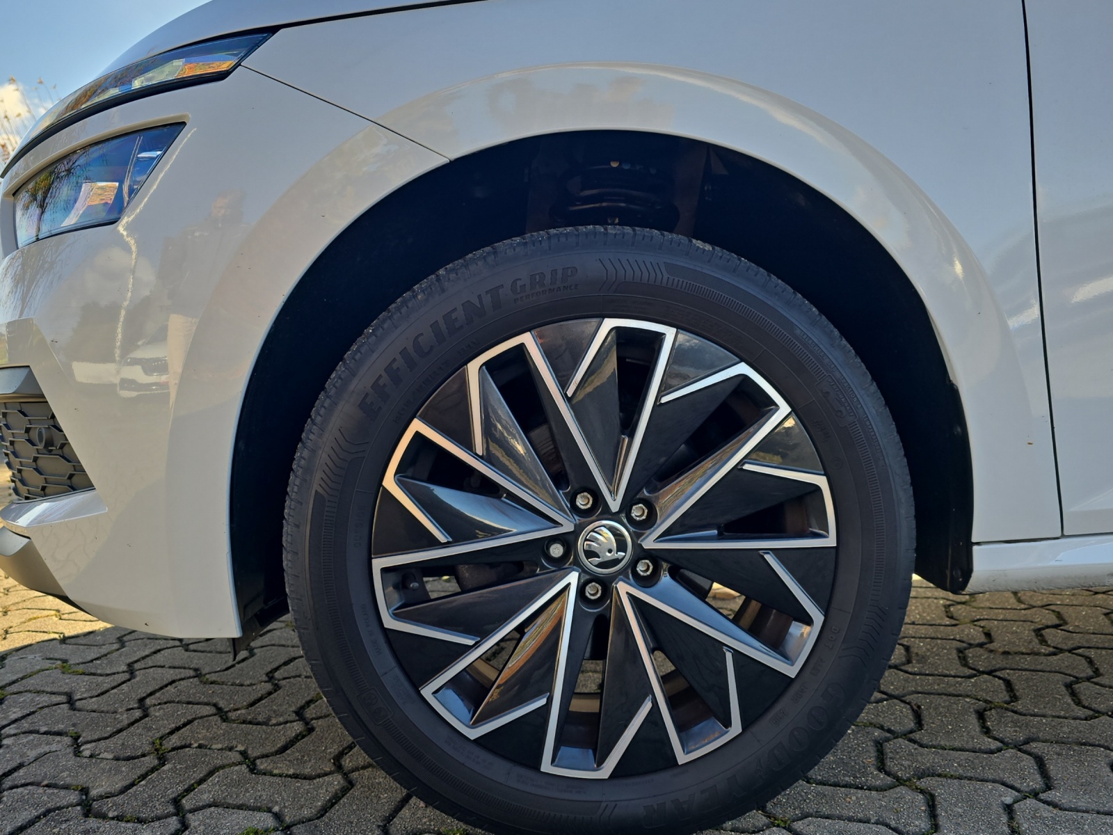 Fahrzeugabbildung SKODA Kamiq Ambition 1.5 TSI LED KLIMA