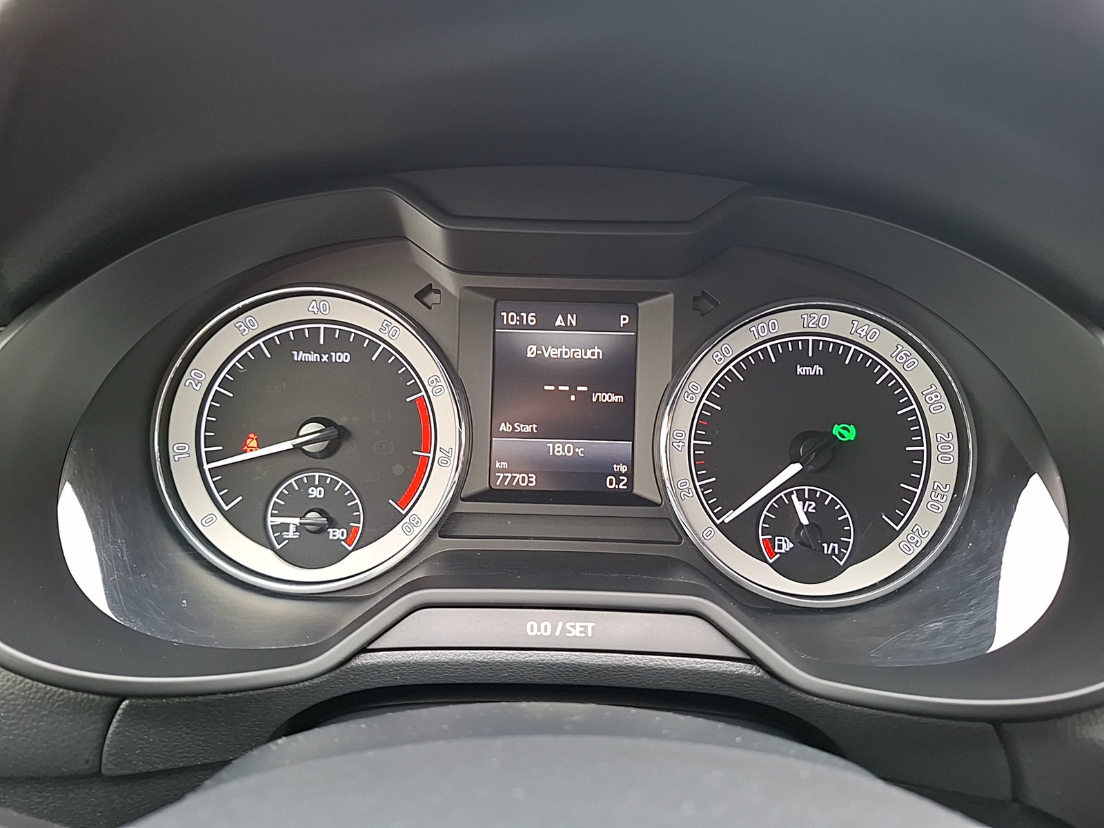Fahrzeugabbildung SKODA Octavia Combi TSI L&K DSG LED Navi ACC PDC SHZ 18