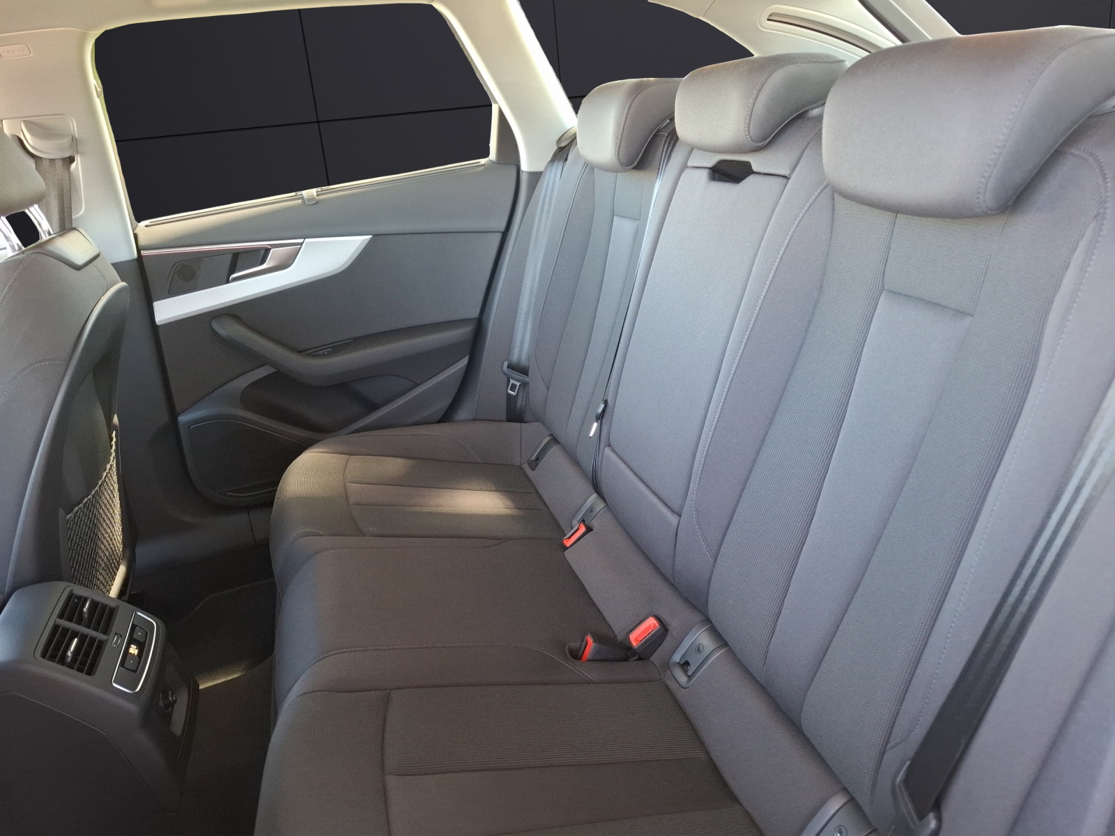 Fahrzeugabbildung Audi A4 Allroad 40 TDI S-tronic quattro Matrix Navi AVC ACC RFK SH LM