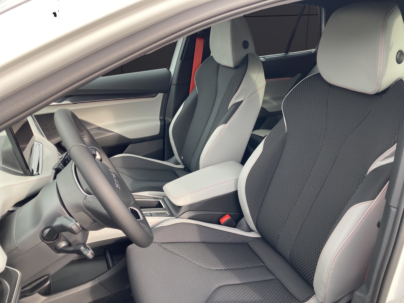Fahrzeugabbildung SKODA Elroq Alpha LED Scheinwerfer, AZV, Navi, Digital Cockpit