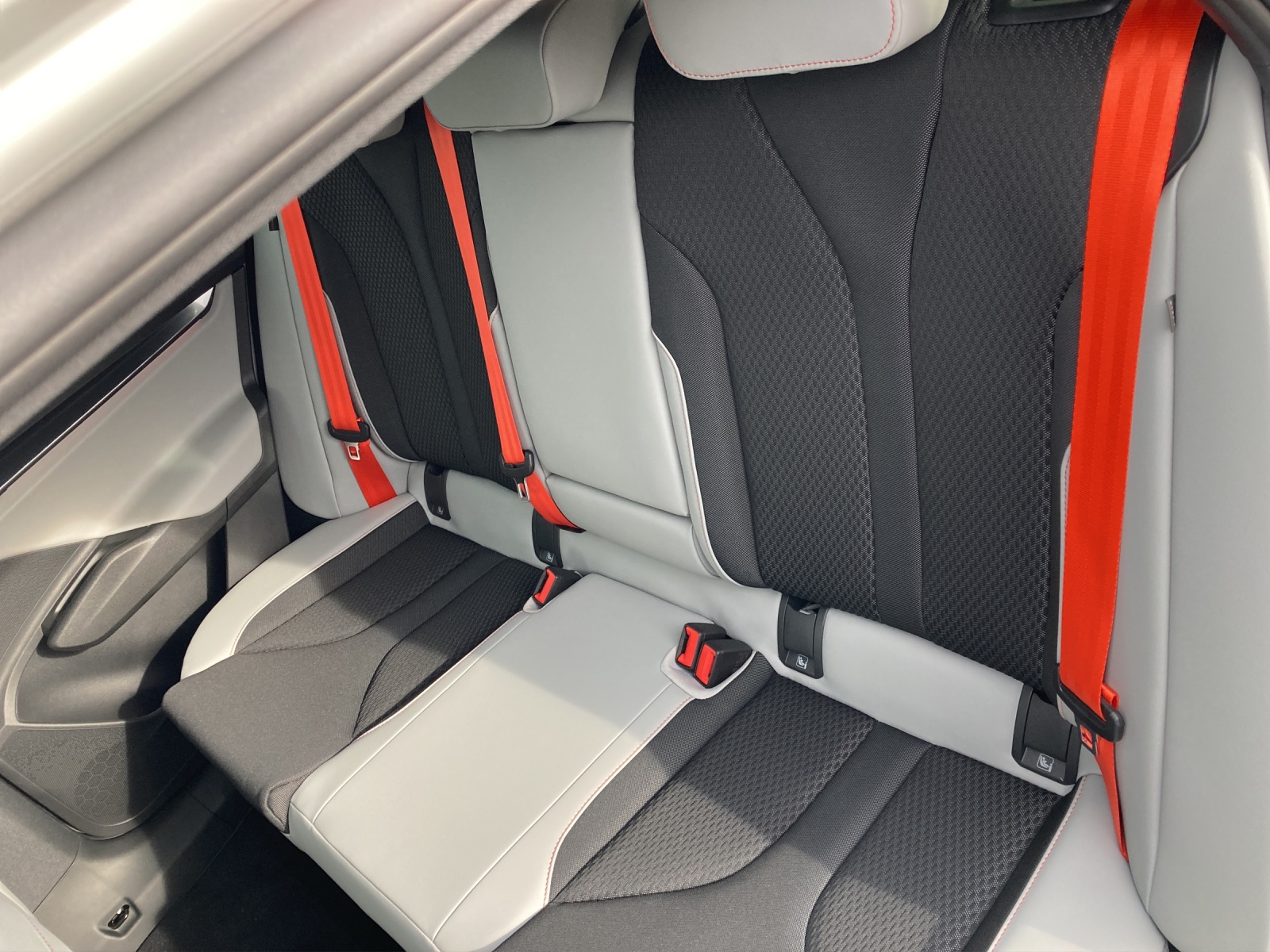 Fahrzeugabbildung SKODA Elroq Alpha LED Scheinwerfer, AZV, Navi, Digital Cockpit