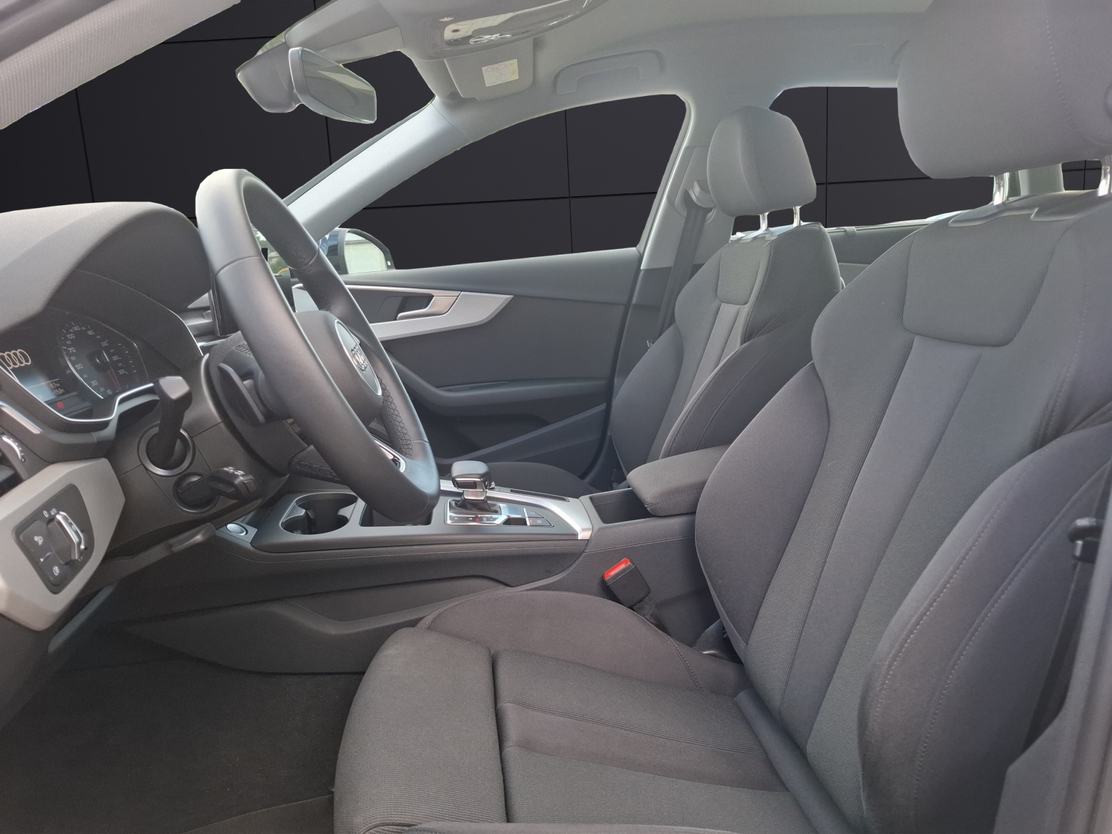 Fahrzeugabbildung Audi A4 Avant 35 TDI Navi GRA PDC SH LM Tiptronic
