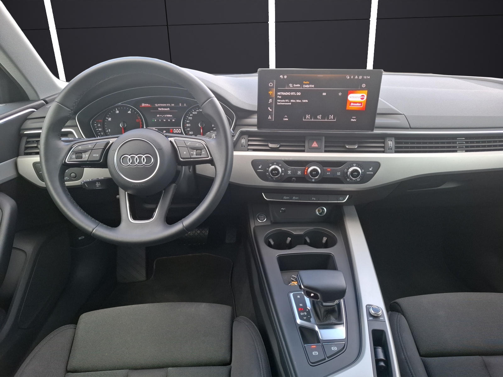 Fahrzeugabbildung Audi A4 Avant 35 TDI Navi GRA PDC SH LM Tiptronic