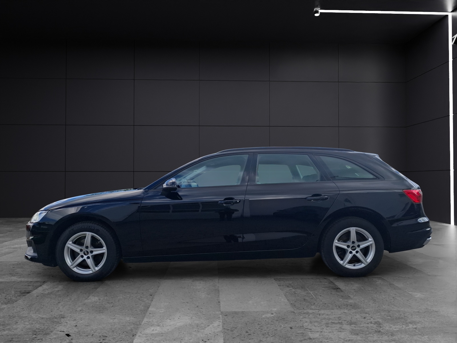Fahrzeugabbildung Audi A4 Avant 35 TDI Navi GRA PDC SH LM Tiptronic