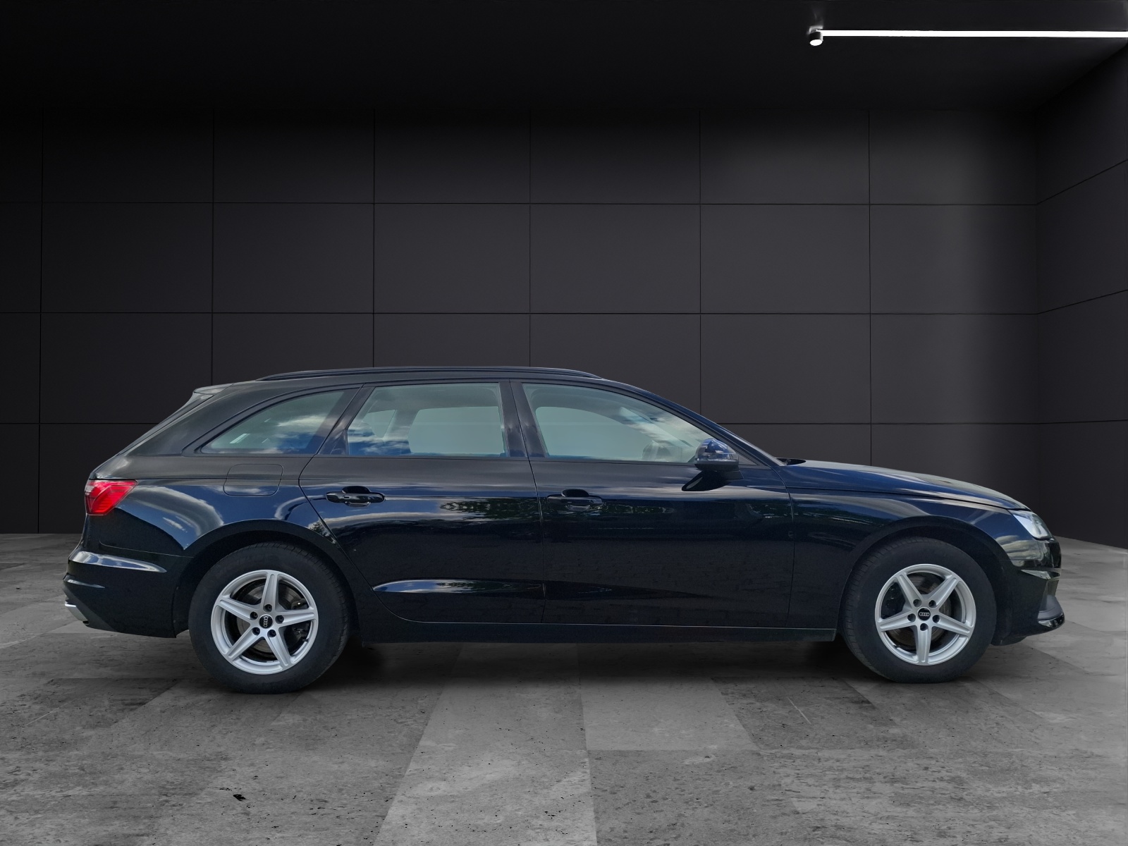 Fahrzeugabbildung Audi A4 Avant 35 TDI Navi GRA PDC SH LM Tiptronic