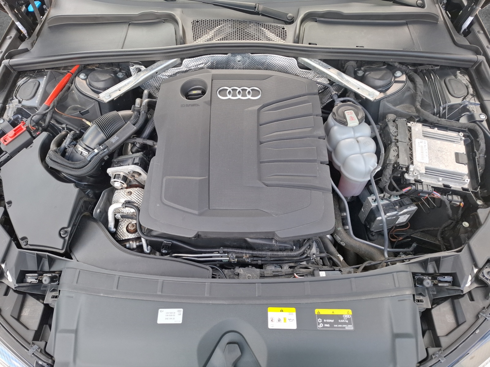 Fahrzeugabbildung Audi A4 Avant 35 TDI Navi GRA PDC SH LM Tiptronic