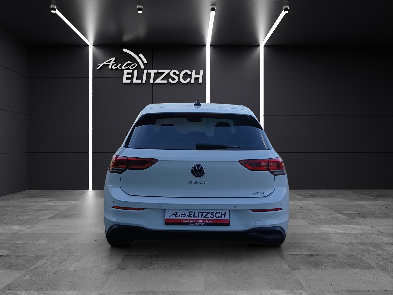Fahrzeugabbildung Volkswagen Golf VIII eTSI Life DSG LED AHK Navi Pano AID ACC Park-Assist SH