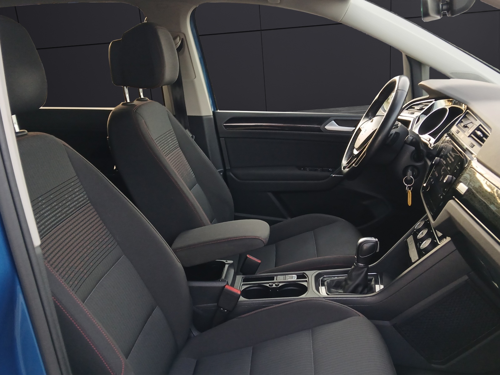 Fahrzeugabbildung Volkswagen Touran TSI Sound DSG LED AHK Navi ACC PDC SH