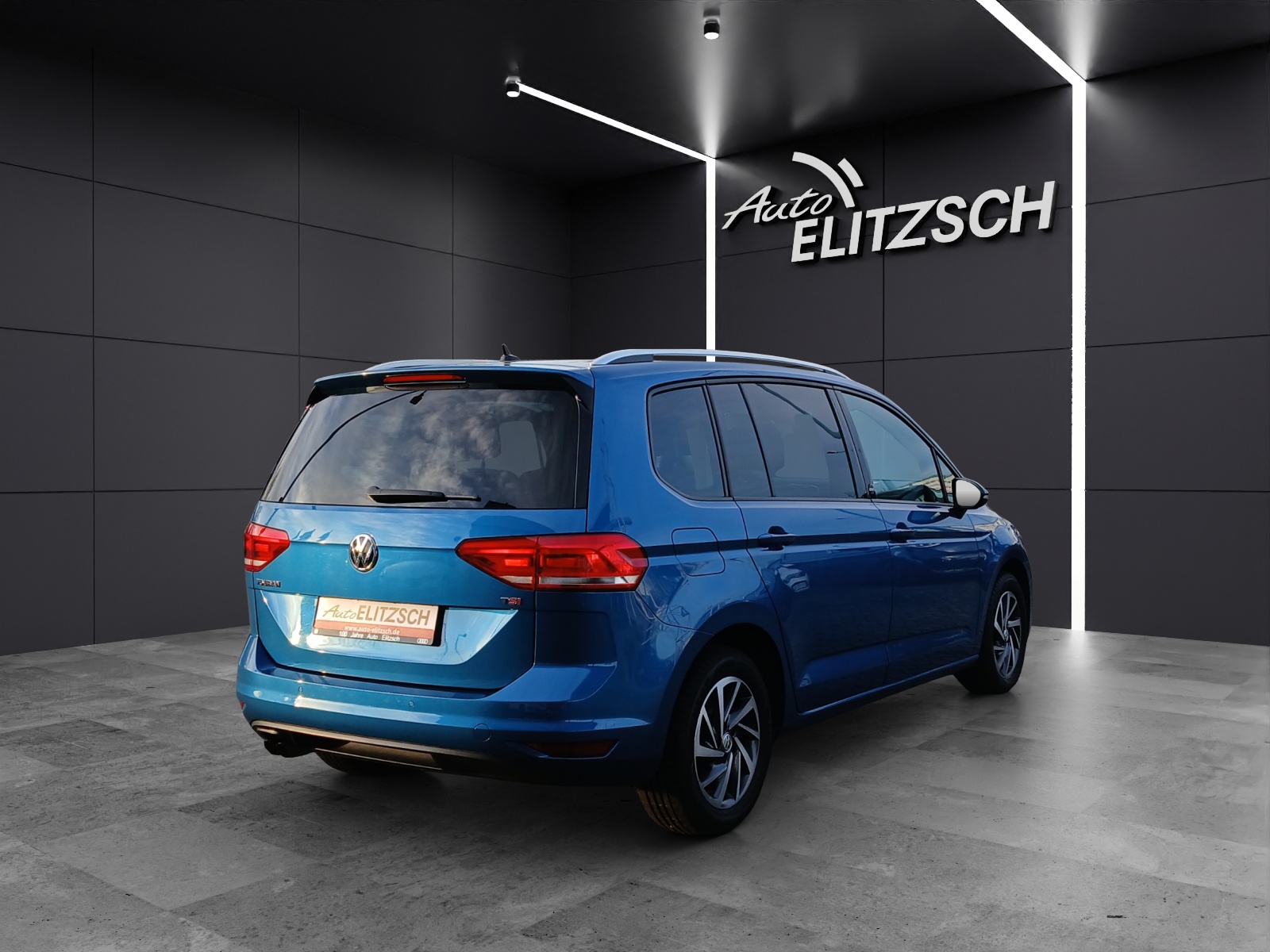 Fahrzeugabbildung Volkswagen Touran TSI Sound DSG LED AHK Navi ACC PDC SH