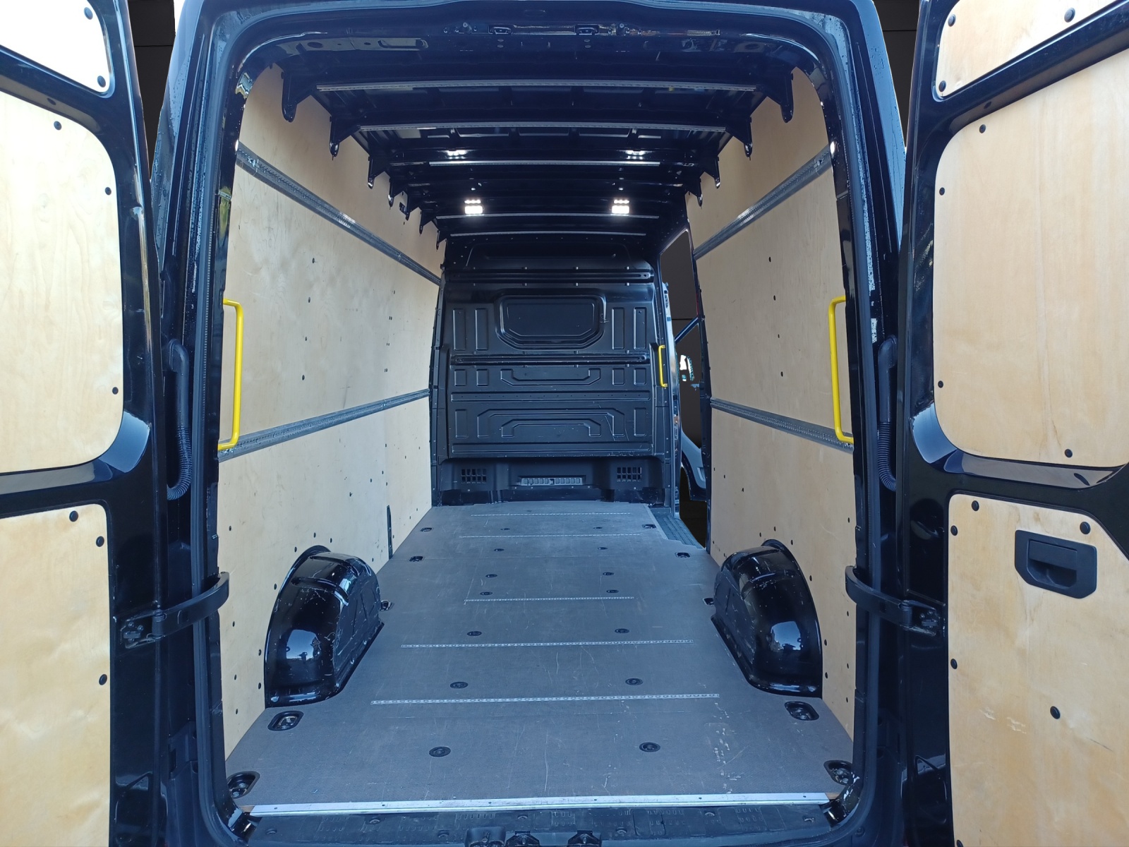 Fahrzeugabbildung Volkswagen Crafter Kasten 35 HD LR KLIMA RFK